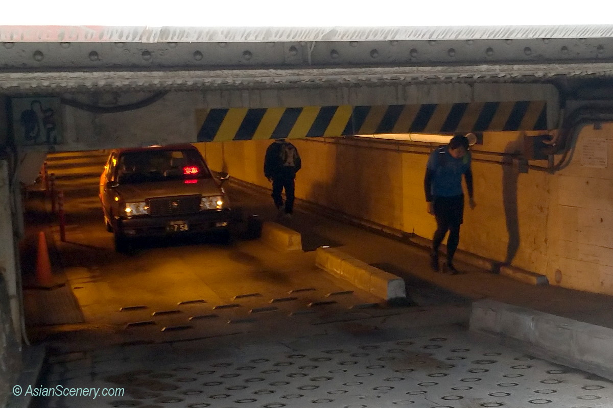 Underpass “Takanawa Guard” famous with extreme low ceiling  低い天井で有名な「高輪ガード」